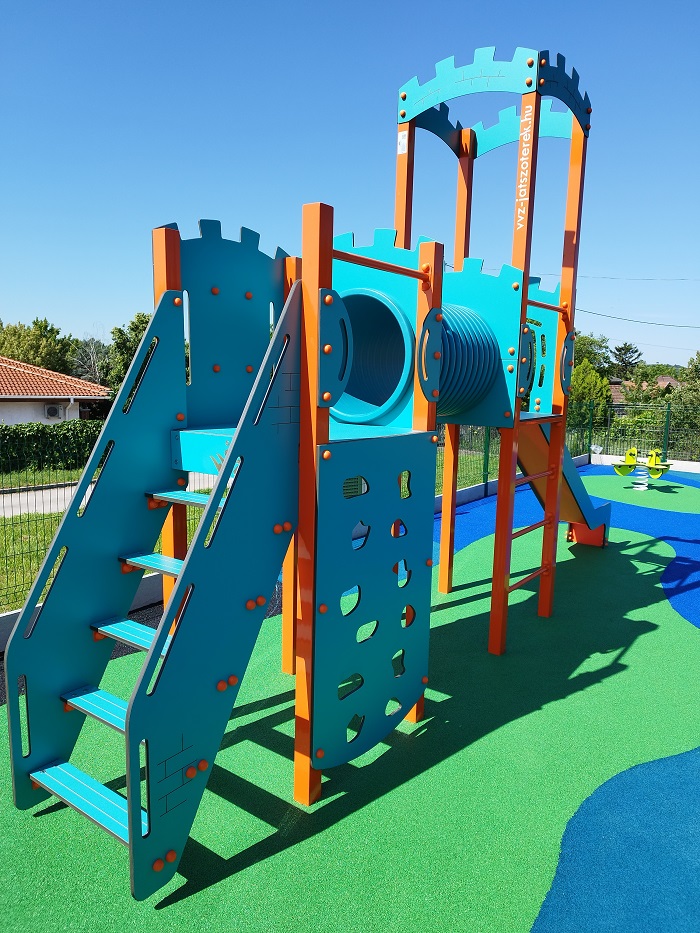 VVZ-VZ2-001-15 Kéttornyú játszóvár