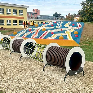 Játékkal az egészségért és a kreativitásért: Új játszótere van a Kollárova Óvodának Játékkal az egészségért és a kreativitásért: Új játszótere van a Kollárova Óvodának