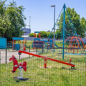 Bánovce nad Bebravouban minden gyermek számára új, befogadó játszóteret kínálnak Bánovce nad Bebravouban minden gyermek számára új, befogadó játszóteret kínálnak