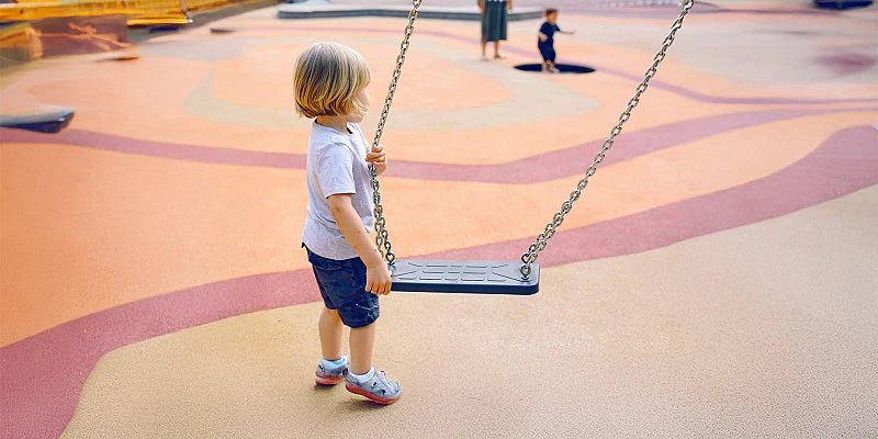 Hintázás és ringatózás Hintázás és ringatózás