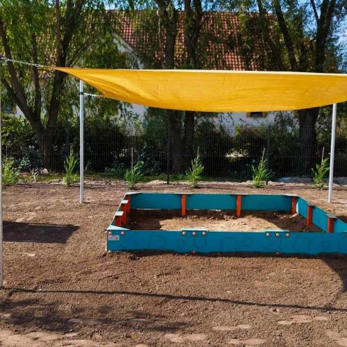 Bölcsődei Udvari Játékok: Hogyan Válasszunk Fejlesztő és Biztonságos Eszközöket?